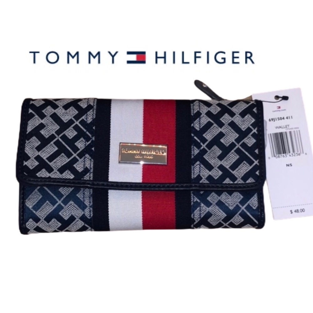 New! Tommy Hilfiger Signature Logo Trifold Wallet
